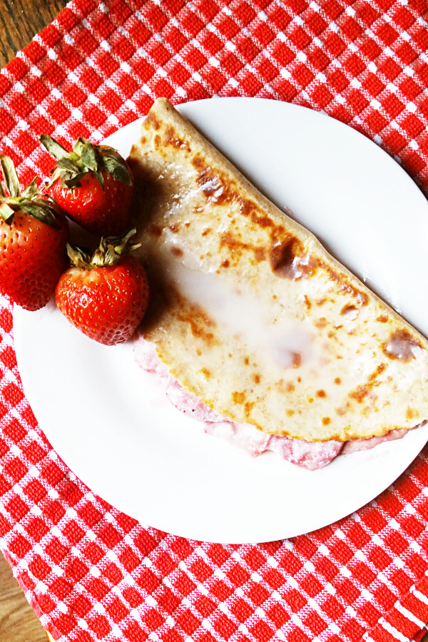 strawberries-and-cream-quesadilla-2